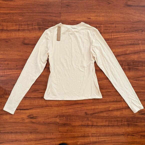 Skims Fits Everybody Long Sleeve T-Shirt Color Sand Size Medium NWT - Picture 8 of 10